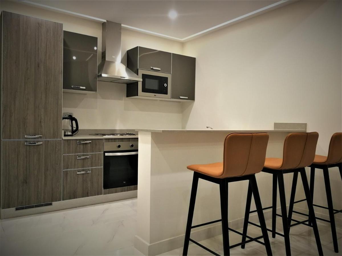 Infinity Juffair Suites Манама Екстер'єр фото